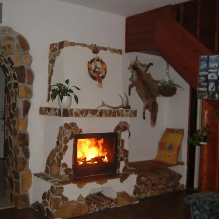 Vadrozsa Vendeghaz * Kishuta