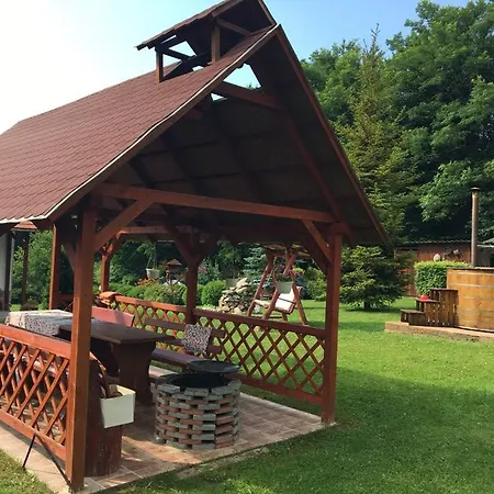 Vadrozsa Vendeghaz Pensión