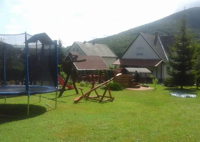 Vadrozsa Vendeghaz Casa de hóspedes Kishuta